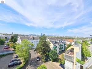 VERMIETET Was für ein Skylineblick neu saniert! Sonnige 3 Zimmerwhg. mit Balkon + EBK + neuem Bad