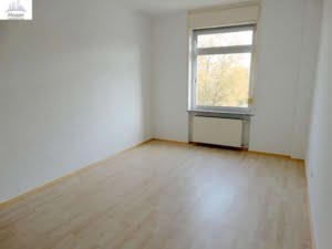 VERMIETET! Gemütliche 2 Zimmerwohnung mit Balkon + Blick auf die Niddawiesen – Rödelheim