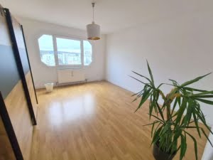 VERMIETET! Schicke 2 Zimmer Wohnung mit Balkon – Sachsenhausen + POOL+SAUNA im Haus!