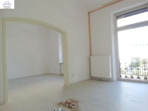 VERMIETET! Altbaucharme pur! 3 Zimmer, Wohnküche, 2 Balkone + neuer Boden -Berger Str