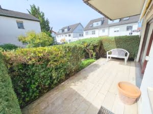 VERMIETET! Große 4-Zimmer Gartenwohnung mit 2 Balkonen + schickem  Bad  – top Lage Rumpenheim