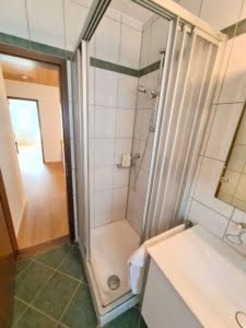 VERMIETET!Perfekte Lage am Berger Hang! 6 Zimmer + 2 Bäder auf 2 Etagen mit eigenem Garten + Teich!
