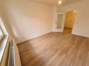VERMIETET! Nagelneu saniert! Schick + Gemütlich! 2 Zimmerwohnung – ruhig + zentral im Ostend