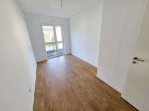 VERMIETET! Richtig schick & Nagelneu : große 4-Zimmerwohnung mit großem Balkon – ruhig in Offenbach-Ost