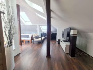 VERMIETET! WOW! – Stylische 5 Zimmer Maisonette inkl. EBK + Kamin + Dachterr. -Sachsenhausen