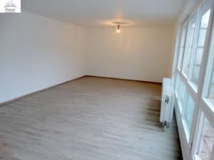 VERMIETET!2021 neu saniert! Toplage : Großes, sonniges 1 Zimmer Apt. mit Balkon + sep. Küche mit EBK