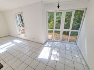 VERMIETET! Gartenwohnung Sachsenhäuser Berg: 2 sonnige Zimmer + EBK + Balkon + eigener Garten