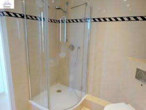 VERKAUFT! Schwimmbad + Sauna im Haus! Neu saniert! 3-Zimmer mit Balkon – Sachsenhausen