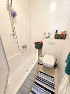 VERMIETET! Großzügige 1 Zimmer Wohnung mit sep. Küche – ruhig und zentral in Rödelheim