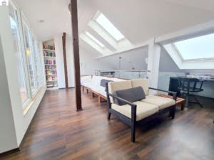 VERMIETET! WOW! – Stylische 5 Zimmer Maisonette inkl. EBK + Kamin + Dachterr. -Sachsenhausen