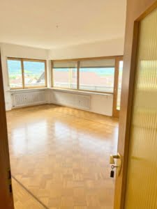 VERMIETET! Großzügige 3-Zimmerwohnung mit 2 Balkonen ruhige Lage in Großheubach