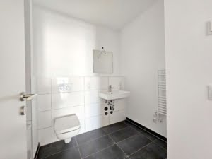 VERMIETET! Richtig schick & Nagelneu : große 4-Zimmerwohnung mit großem Balkon – ruhig in Offenbach-Ost