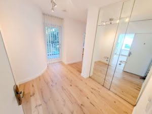 VERMIETET! Stylisch! Schicke 4 Zimmer offene Maisonette mit 2 Bädern + 2 Balkonen – Sachsenhausen
