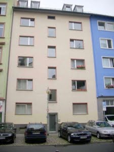 VERMIETET! Gemütliche 2-Zimmer Dachgeschoss Wohnung inkl. EBK – Top Nordendlage bei Berger Straße