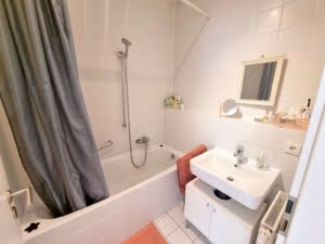 VERMIETET!Sonnige, schicke 2 Zimmerwohnung im sanierten Altbau – Top Lage Bornheim Nähe Berger Str.