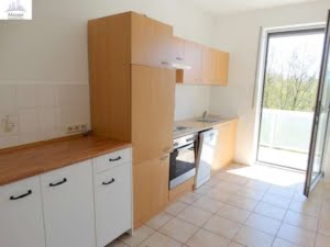 VERMIETET! Gemütliche 2 Zimmer mit Balkon + Blick auf die Niddawiesen – Rödelheim