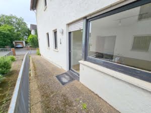 VERMIETET! Große 4-Zimmer Gartenwohnung mit 2 Balkonen + schickem  Bad  – top Lage Rumpenheim