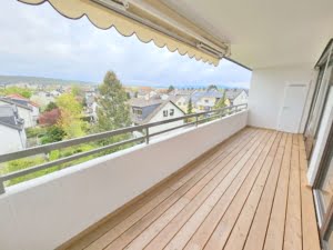 VERMIETET! Erstbezug nach Sanierung! Sonnige 4 Zimmerwohnung mit Balkon + Weitblick – Kriftel