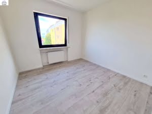 VERMIETET Was für ein Skylineblick neu saniert! Sonnige 3 Zimmerwhg. mit Balkon + EBK + neuem Bad
