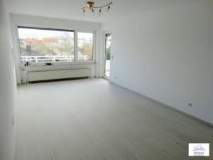 VERMIETET! TopTaunusblick! Sonnige 2 Zimmer Terrassenwohnung inkl. Einbauküche in Bad Homburg