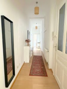 VERMIETET! Topst Lage von Sachsenhausen! Altbaucharme! Gemütliche 2 Zimmerwohnung inkl. Wannenbad