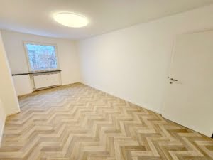 VERMIETET! Top Nordendlage! Auch WG- geeignet! In 2023 nagelneu sanierte 3 Zimmerwohnung im 5. OG ohne! Aufzug