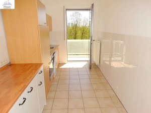 VERMIETET! Gemütliche 2 Zimmer mit Balkon + Blick auf die Niddawiesen – Rödelheim