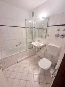 VERMIETET! Schicke 2 Zimmer Wohnung mit Balkon – Sachsenhausen + POOL+SAUNA im Haus!