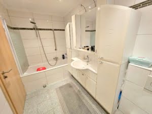 VERMIETET! Gemütliche großzügige 3 Zimmerwohnung mit Balkon – ruhig + zentral in Oberrad