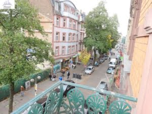 VERMIETET! Große 2 Zimmer mit Wohnküche und 2 Balkonen – zentral in Bornheim Mitte