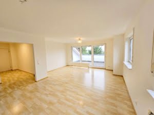 VERKAUFT! Panoramablick! Große 2 Zimmerwohnung mit Dachterrasse + TG-Platz – Top Lage Bad Vilbel
