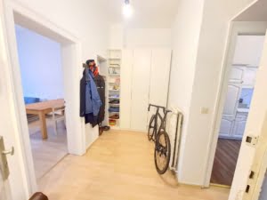VERMIETET! Altbaucharme in Sachsenhausen: gemütliche 2 Zimmerwohnung mit Tageslichtbad
