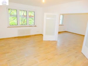 VERMIETET! Modern + Großzügig! Gemütliche 2-Zimmer plus offener Wohnküche + Balkon! – – EZB nah im Ostend