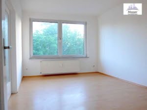 VERMIETET! Hell! 3 Zimmerwohnung mit Balkon und Wannenbad – Bornheim Grenze Ostend – EZB nah