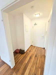 VERKAUFT!Attraktive große 3 Zimmer Dachstudio Whg. mit Balkon +Garagenpl – Top Lage nahe Stadtwald