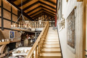 VERKAUFT! Prachtvolle Villa mit Schwimmbad und Parkgrundstück mit Teich – Hollywood-Feeling im Rheingau!