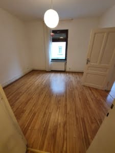VERMIETET! Altbaucharme pur! Gemütliche 2 Zimmerwohnung mit Wohnküche in Alt-Eschersheim