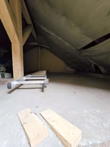 VERKAUFT! Perfekt für die kleine Familie! Solides Reihenmittelhaus + Garage + Garten -Heddernheim