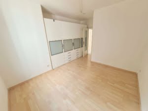 VERMIETET! Gartenwohnung Sachsenhäuser Berg: 2 sonnige Zimmer + EBK + Balkon + eigener Garten