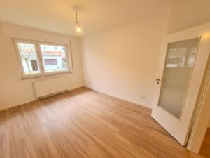 VERMIETET! Nagelneu saniert! Schick + Gemütlich! 2 Zimmerwohnung – ruhig + zentral im Ostend