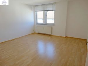 VERMIETET! Gemütliche 2 Zimmer mit Balkon + Blick auf die Niddawiesen – Rödelheim