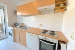VERMIETET! 3 Zimmerwohnung mit großem Balkon und Wohnküche – direkt gegenüber dem Klinikum OF