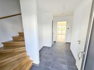 VERMIETET! Schick ! dieses nagelneue 4-Zimmer Townhouse mit Balkon + Terrasse – Offenbach
