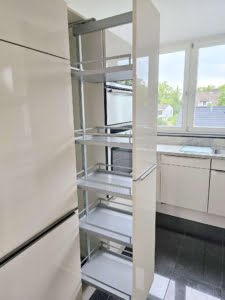 VERKAUFT!Attraktive große 3 Zimmer Dachstudio Whg. mit Balkon +Garagenpl – Top Lage nahe Stadtwald