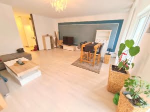 VERMIETET! Top gepflegte 2 Zimmerwohnung mit Südbalkon + TG-Platz – zentral in Oberrad