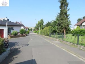 VERMIETET! Viel Platz auf 2 Etagen + großer Garten, 7 Zimmer + 2 Bäder + Doppelgarage