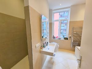 VERMIETET! Ein Highlight für Altbaufans in Sachsenhausen! Große 4-Zimmerwohnung mit Balkon + EBK