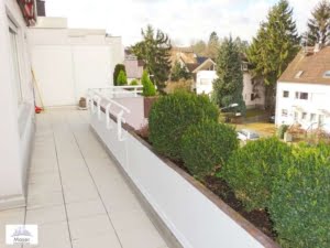 VERMIETET! TopTaunusblick! Sonnige 2 Zimmer Terrassenwohnung inkl. Einbauküche in Bad Homburg