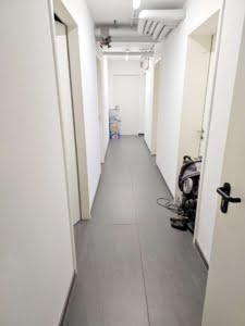 VERMIETET! Schicke 4 Zimmer Dachgeschosswohnung + 2 Balkone + 2 Bäder + Fußbodenheizung -ruhig + zentral in Rödelheim