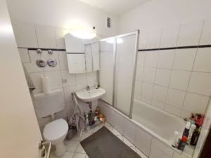 VERMIETET! Schicke 2 Zimmer Wohnung mit Balkon – Sachsenhausen + POOL+SAUNA im Haus!